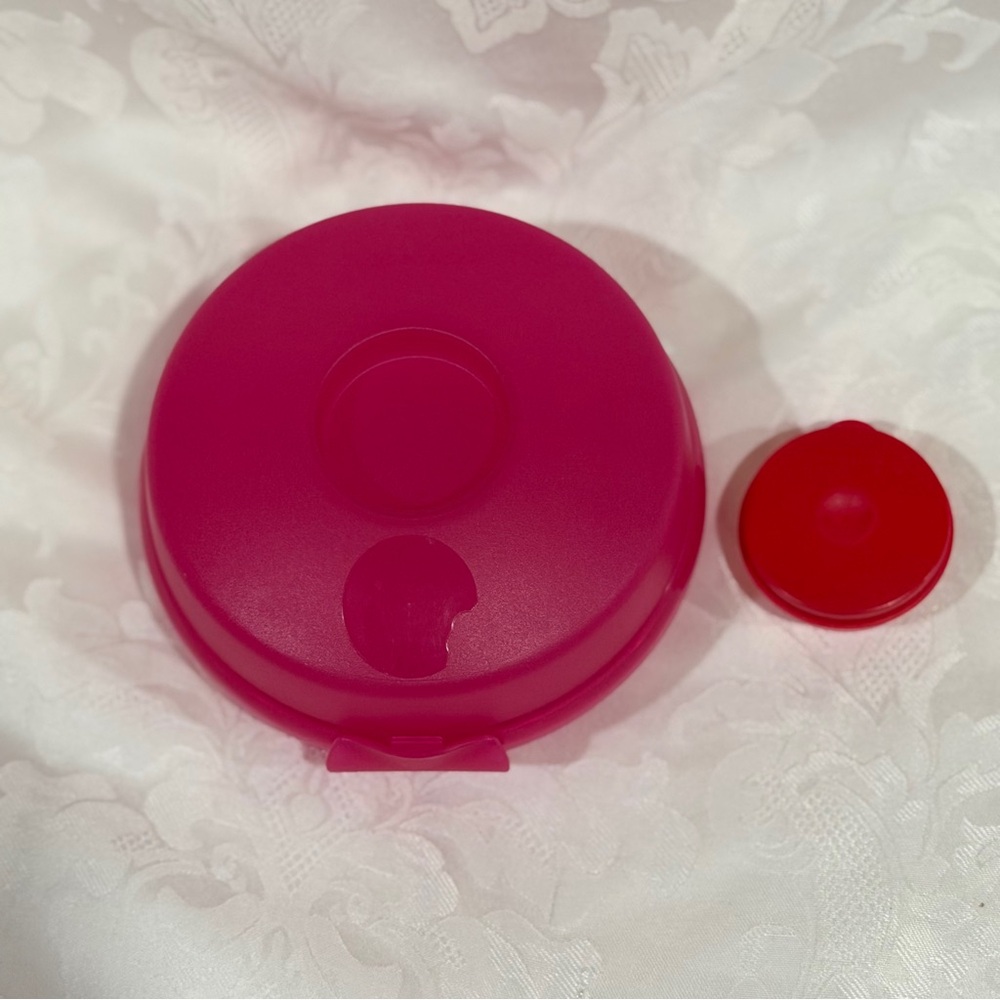 NEW!  Tupperware Fuchsia Round Container (LAST one) - Picture 3 of 7